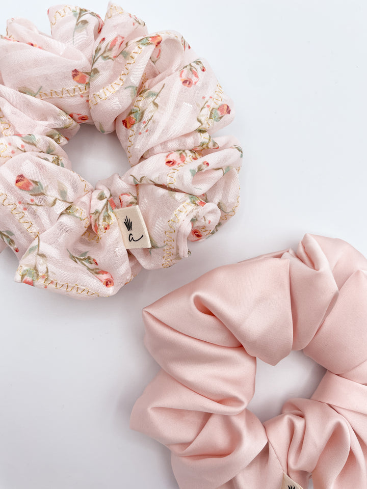 Satin scrunchie - Powder Pink