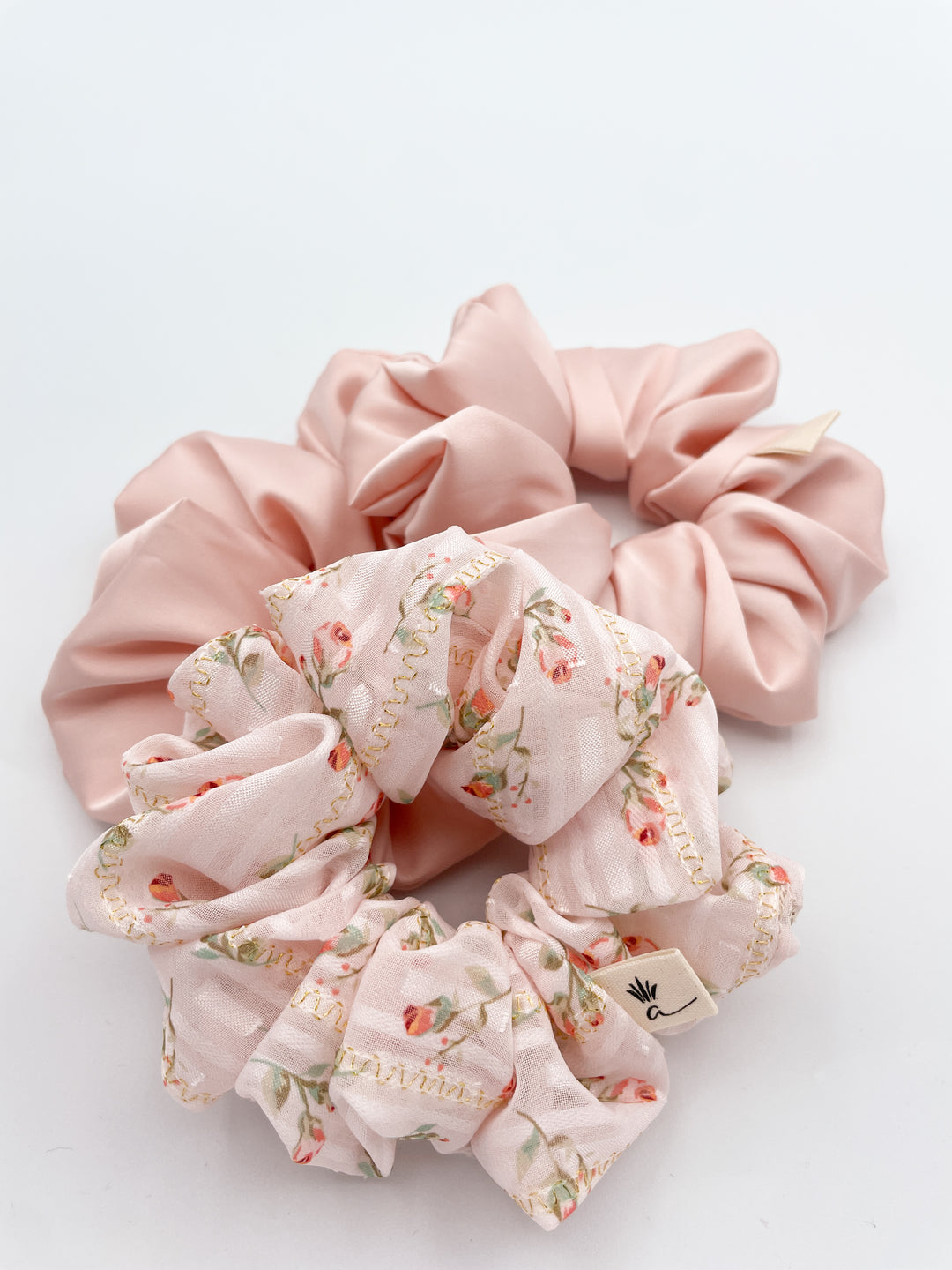 Satin scrunchie - Powder Pink