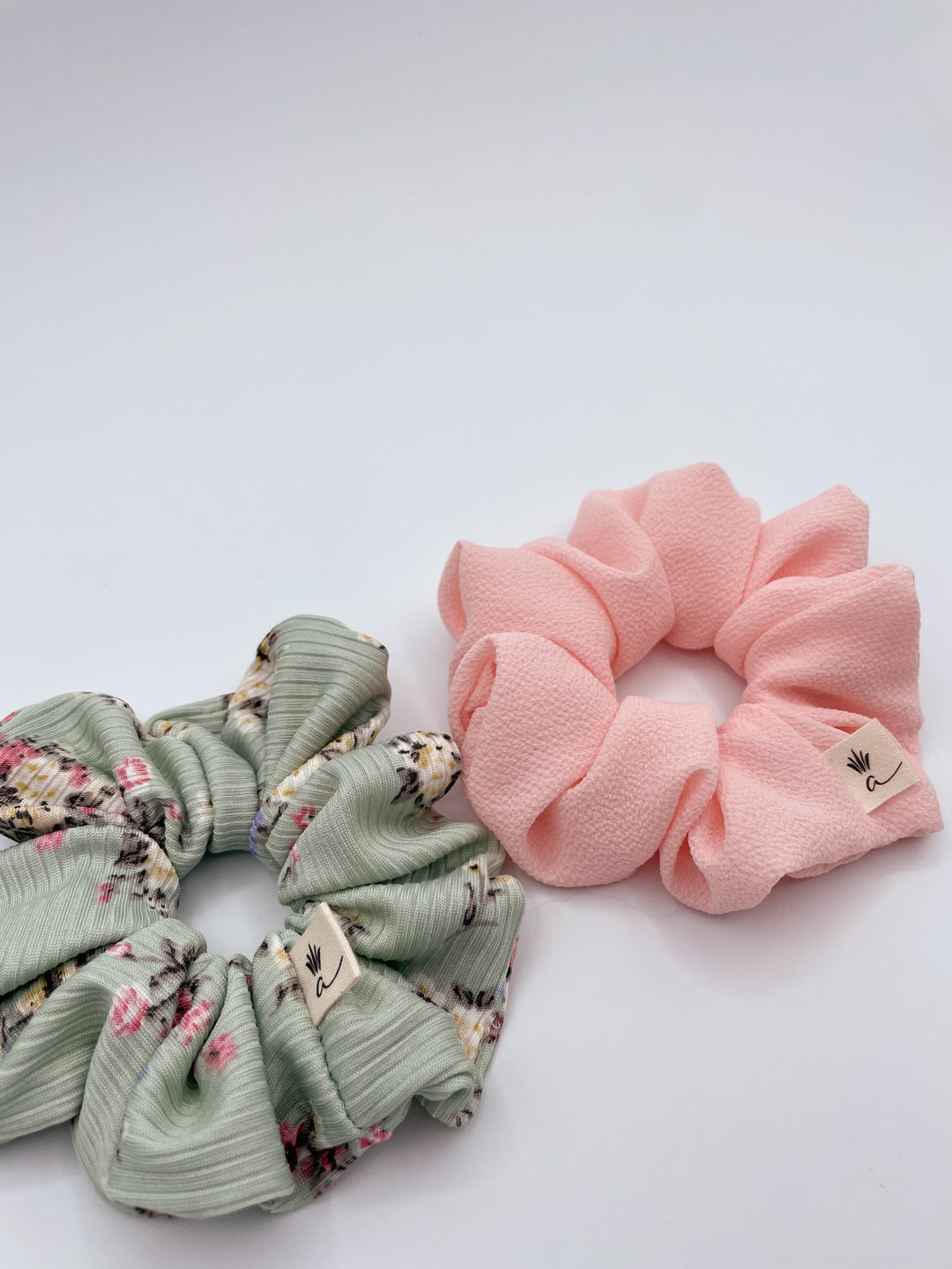 Crepe Scrunchie - Beige Blush