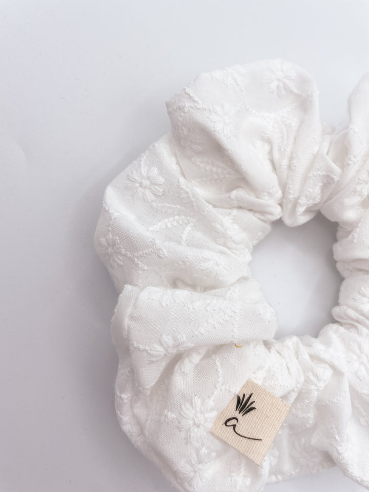 Coton Scrunchie - White Chantilly