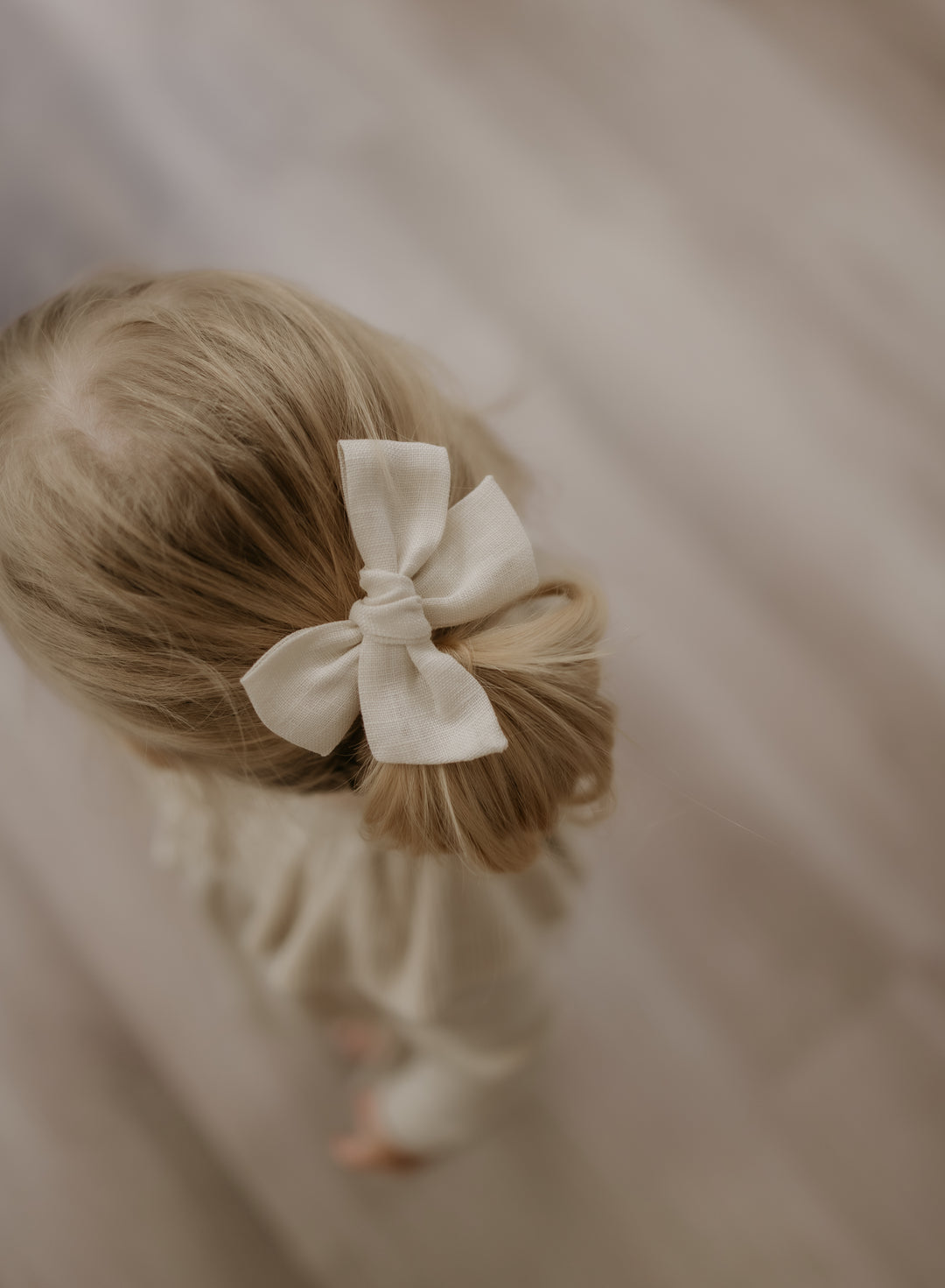 Linen Bow